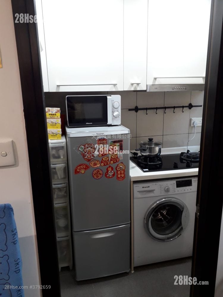 Kellet Court Sell 2 Bedrooms , 1 Bathroom 306 ft²