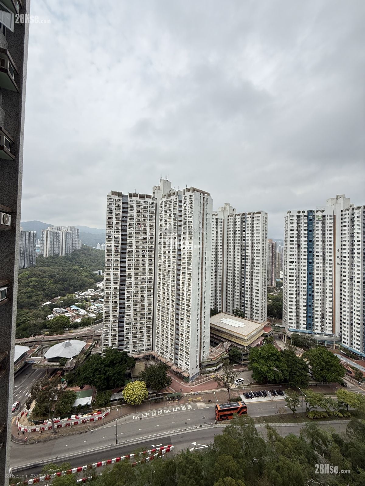 Ching Wah Court Sell 2 Bedrooms , 1 Bathroom 401 ft²