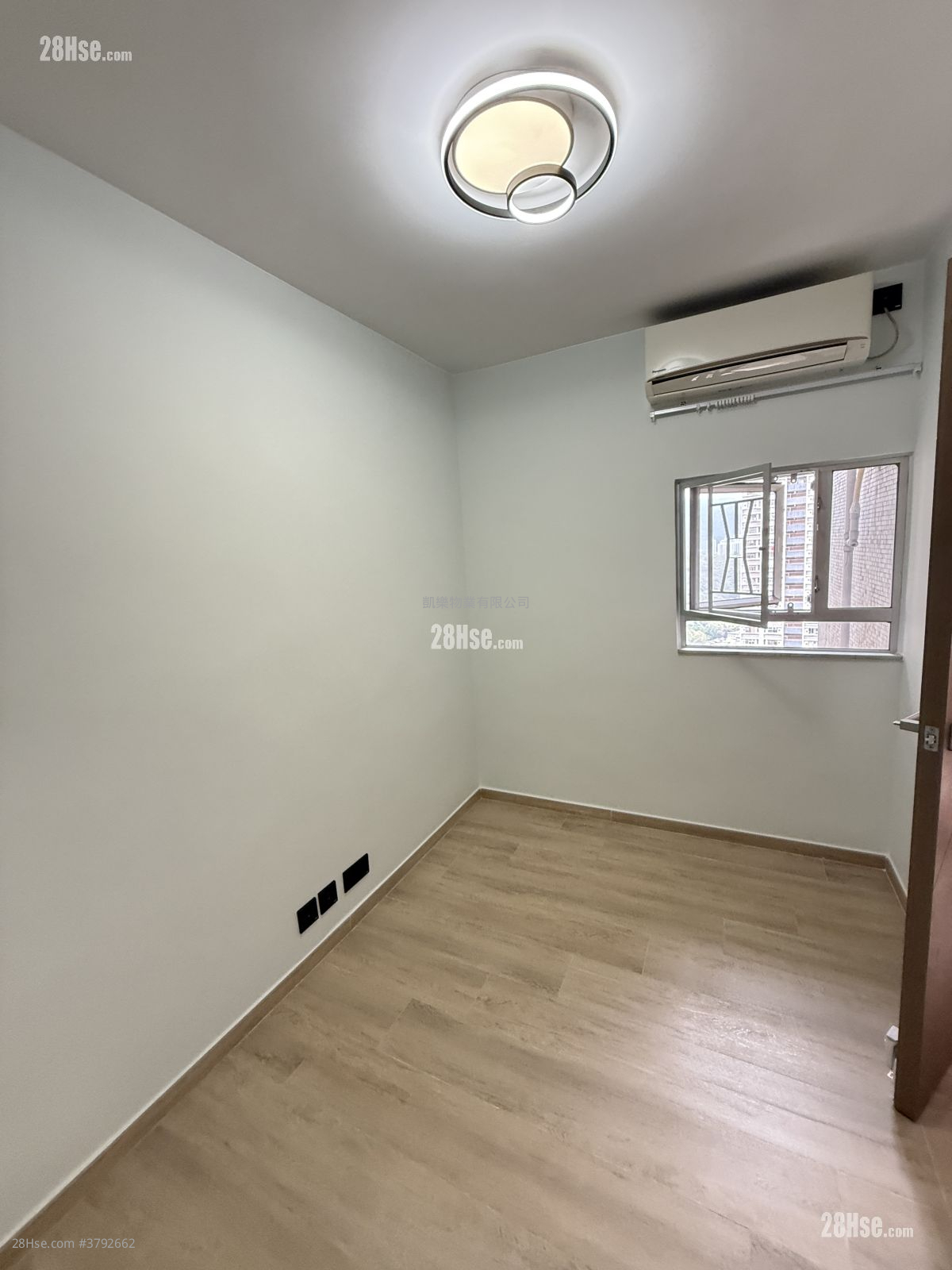 Ching Wah Court Sell 2 Bedrooms , 1 Bathroom 401 ft²