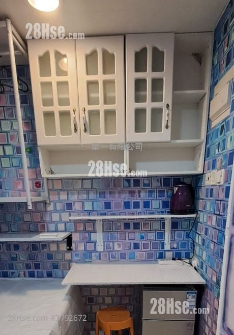 Golden Crown Court Rental Studio , 1 Bathroom 120 ft²