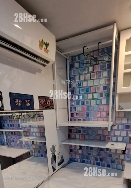 Golden Crown Court Rental Studio , 1 Bathroom 120 ft²