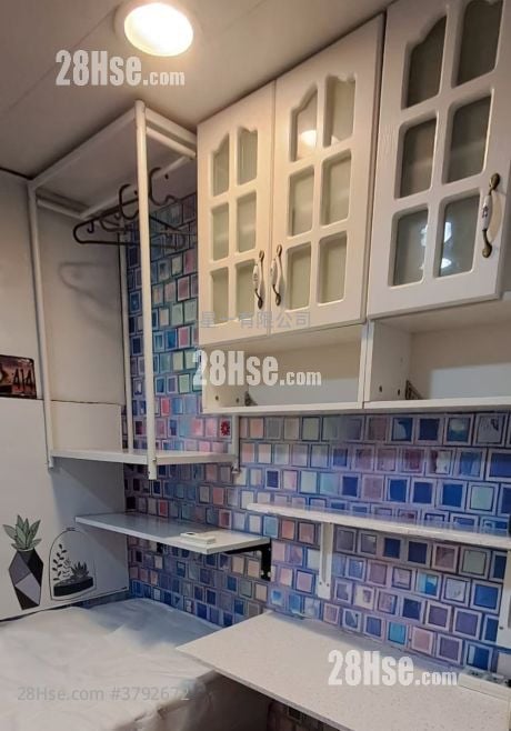 Golden Crown Court Rental Studio , 1 Bathroom 120 ft²