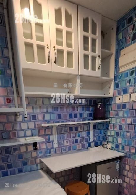 Golden Crown Court Rental Studio , 1 Bathroom 120 ft²