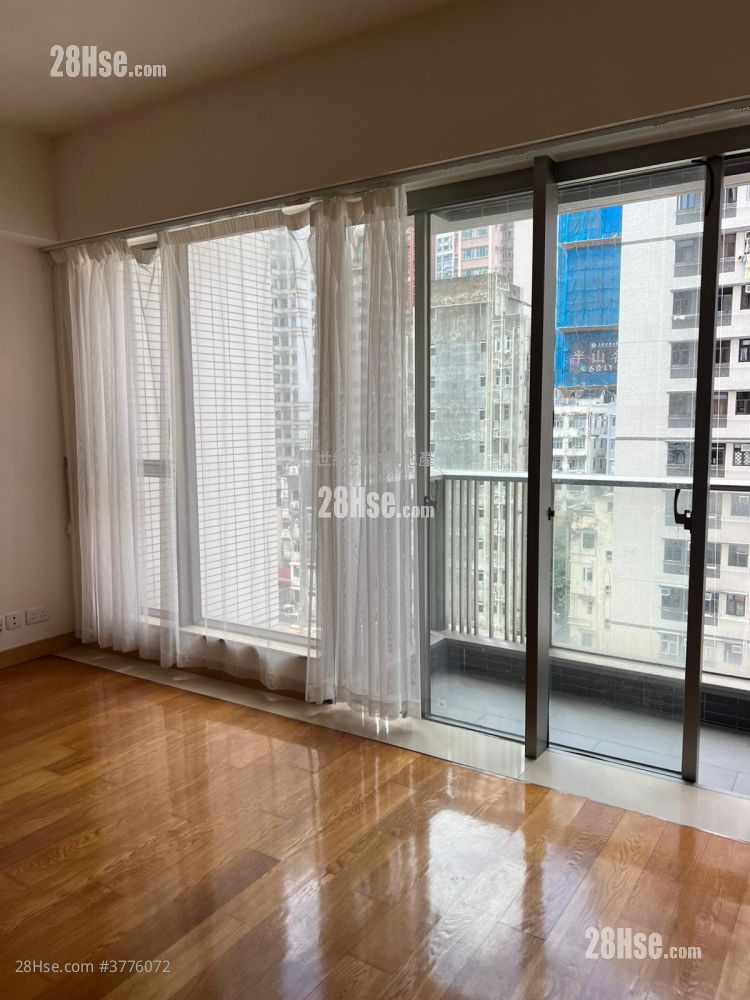 Island Crest Sell 1 Bedroom , 1 Bathroom 374 ft²