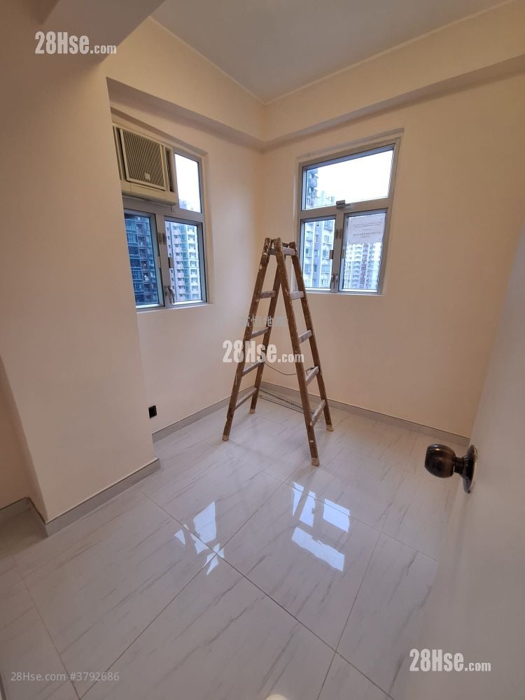 Whampoa Building Rental 2 Bedrooms , 1 Bathroom 363 ft²