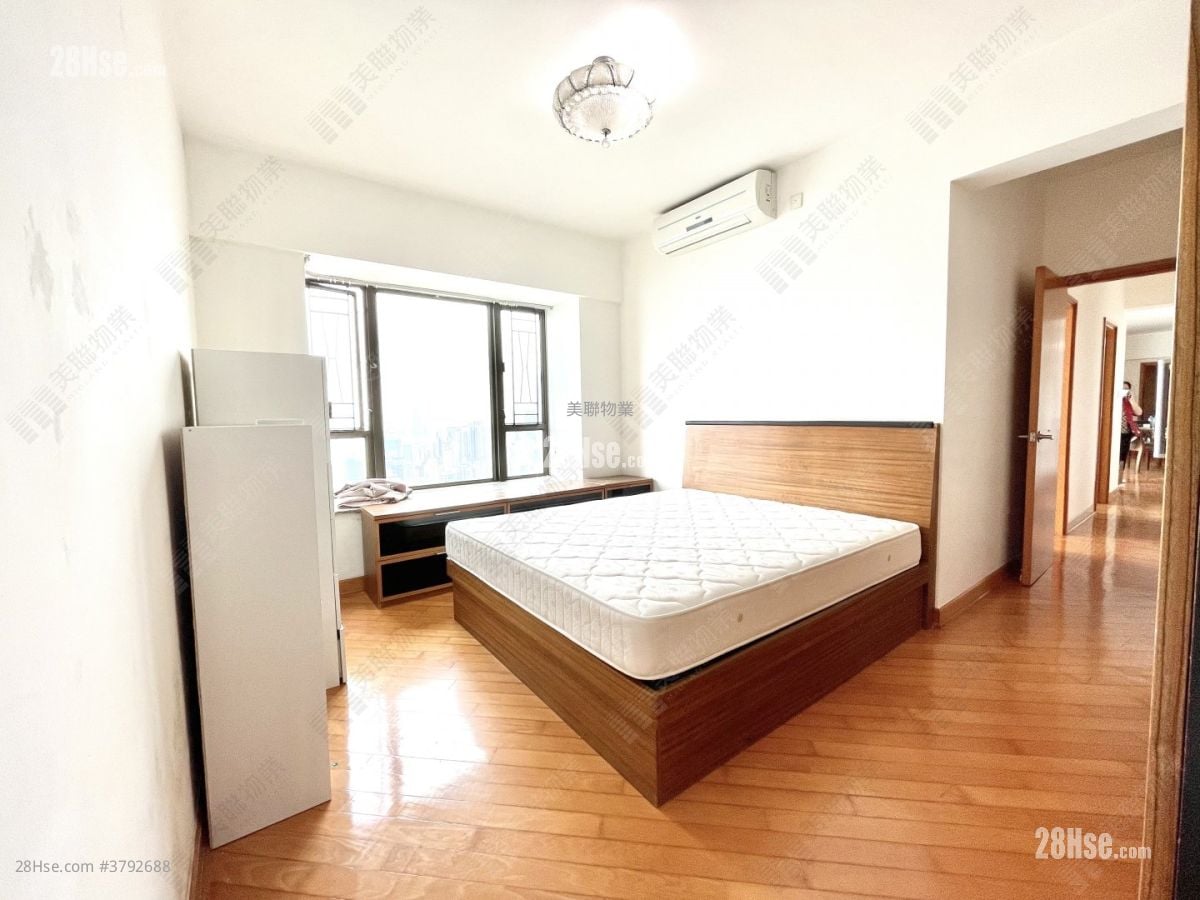 The Belcher's Rental 1,109 ft²