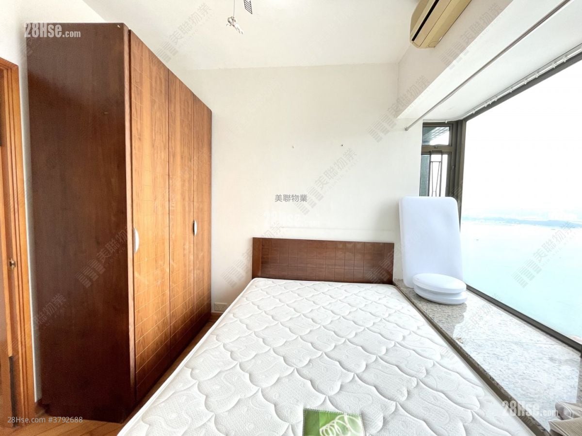 The Belcher's Rental 1,109 ft²