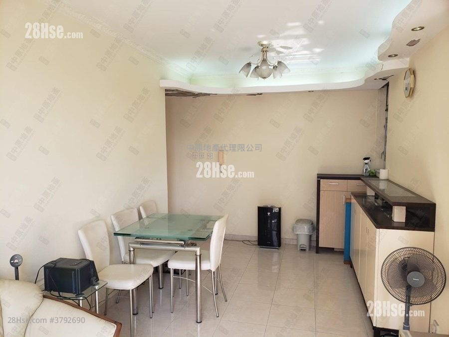 Tin Fu Court Sell 3 Bedrooms 650 ft²