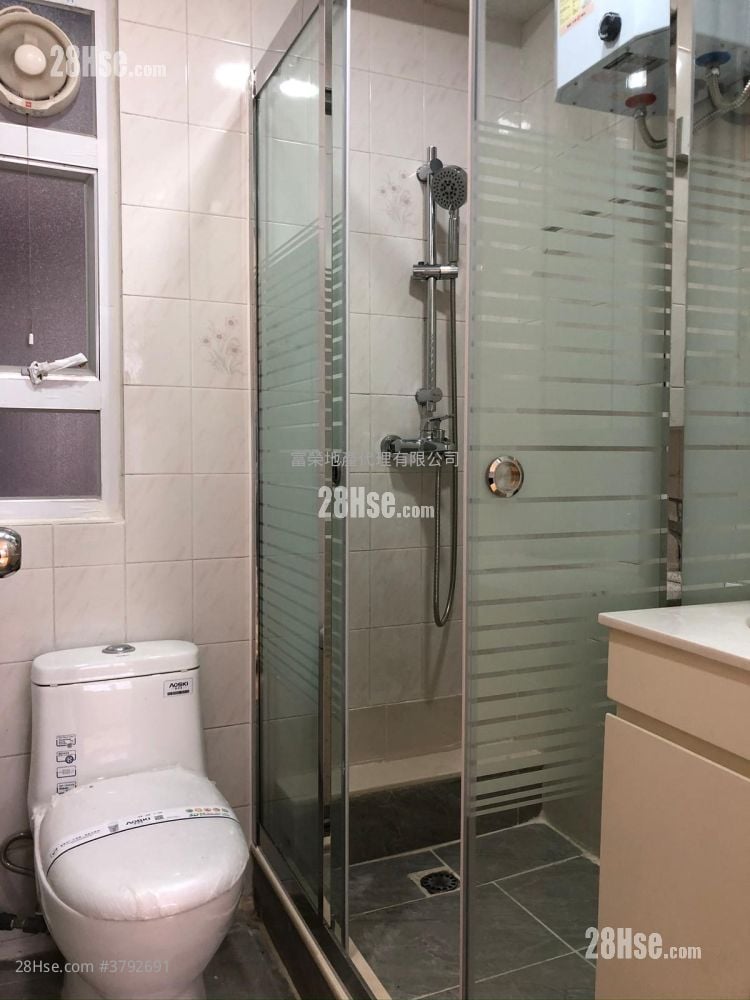 Whampoa Estate Sell 2 Bedrooms , 1 Bathroom 321 ft²