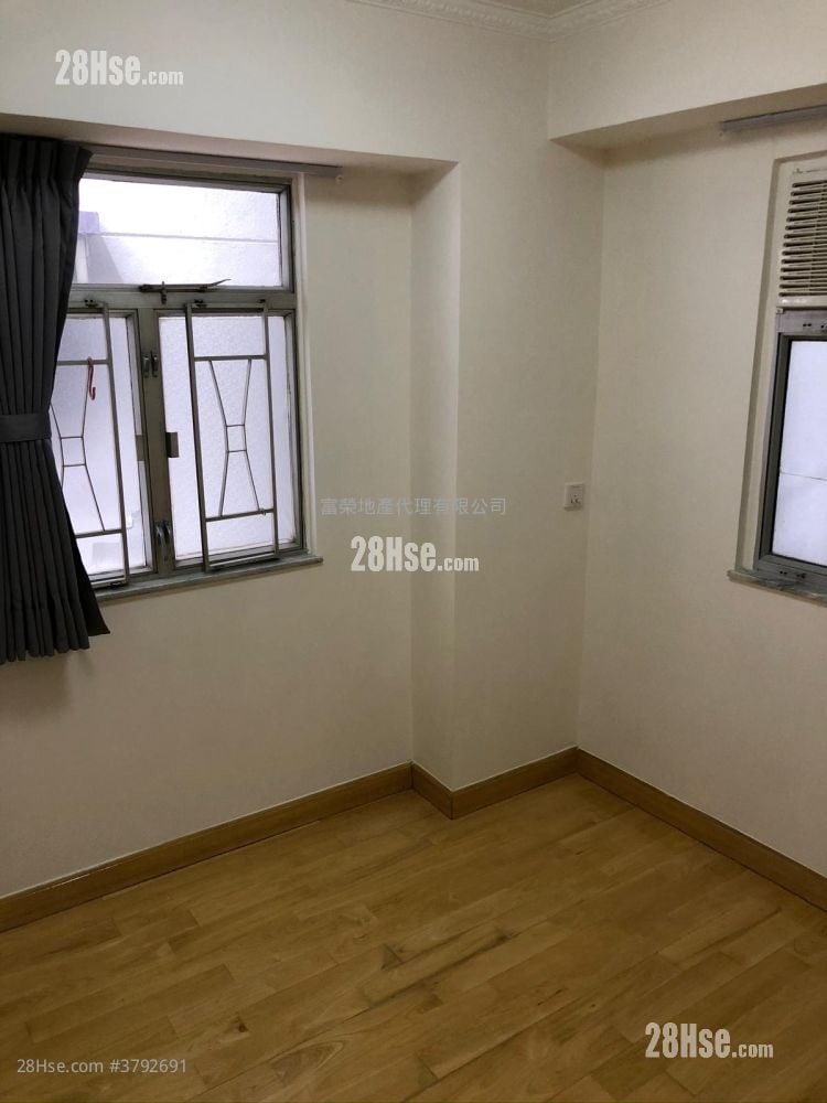 Whampoa Estate Sell 2 Bedrooms , 1 Bathroom 321 ft²