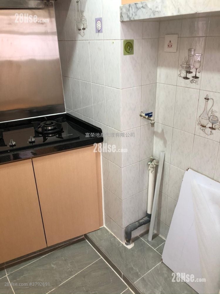 Whampoa Estate Sell 2 Bedrooms , 1 Bathroom 321 ft²