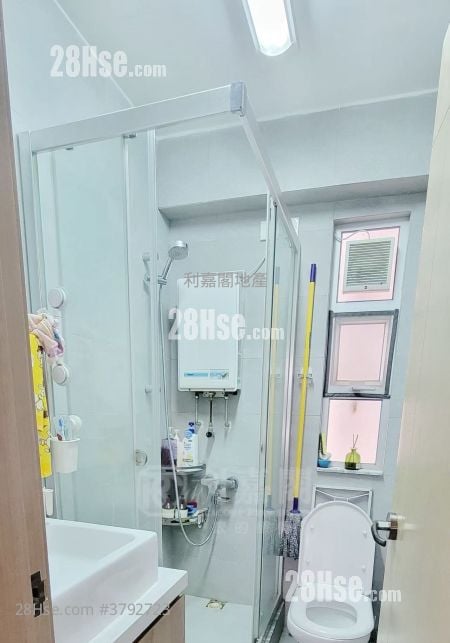 Tuen Mun Town Plaza Sell 2 Bedrooms 423 ft²