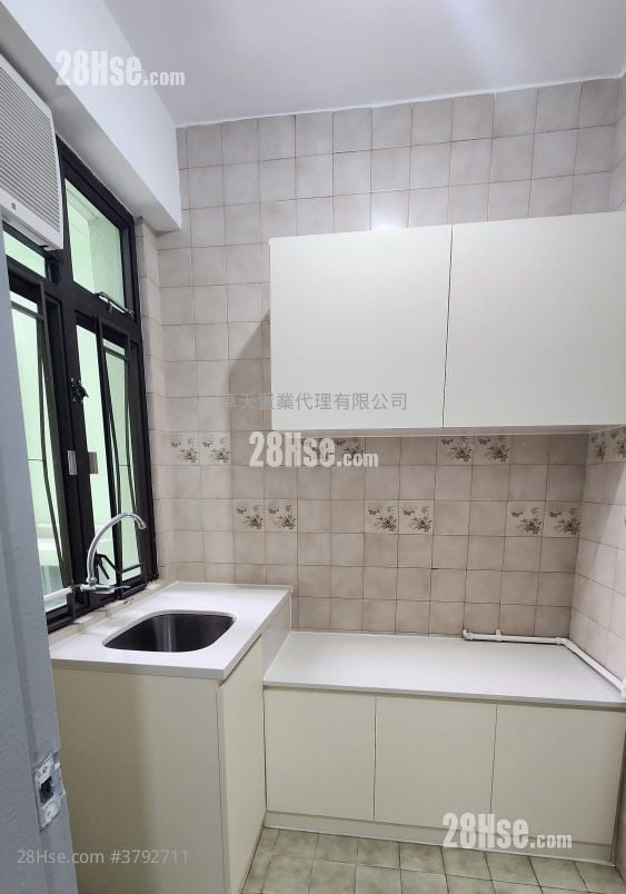 福至大厦 租盘 2 房 , 1 浴室 588 平方尺