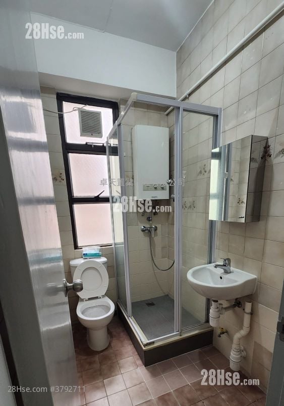 福至大厦 租盘 2 房 , 1 浴室 588 平方尺