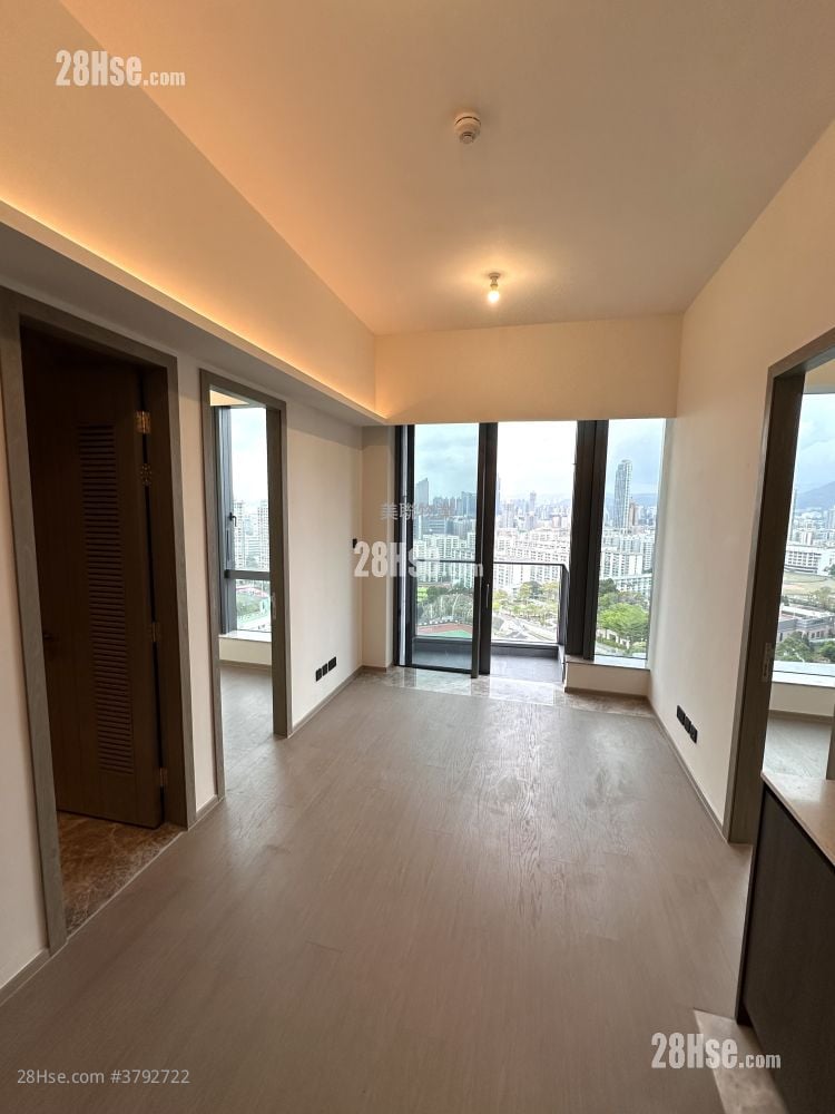 In One Rental 2 Bedrooms 425 ft²