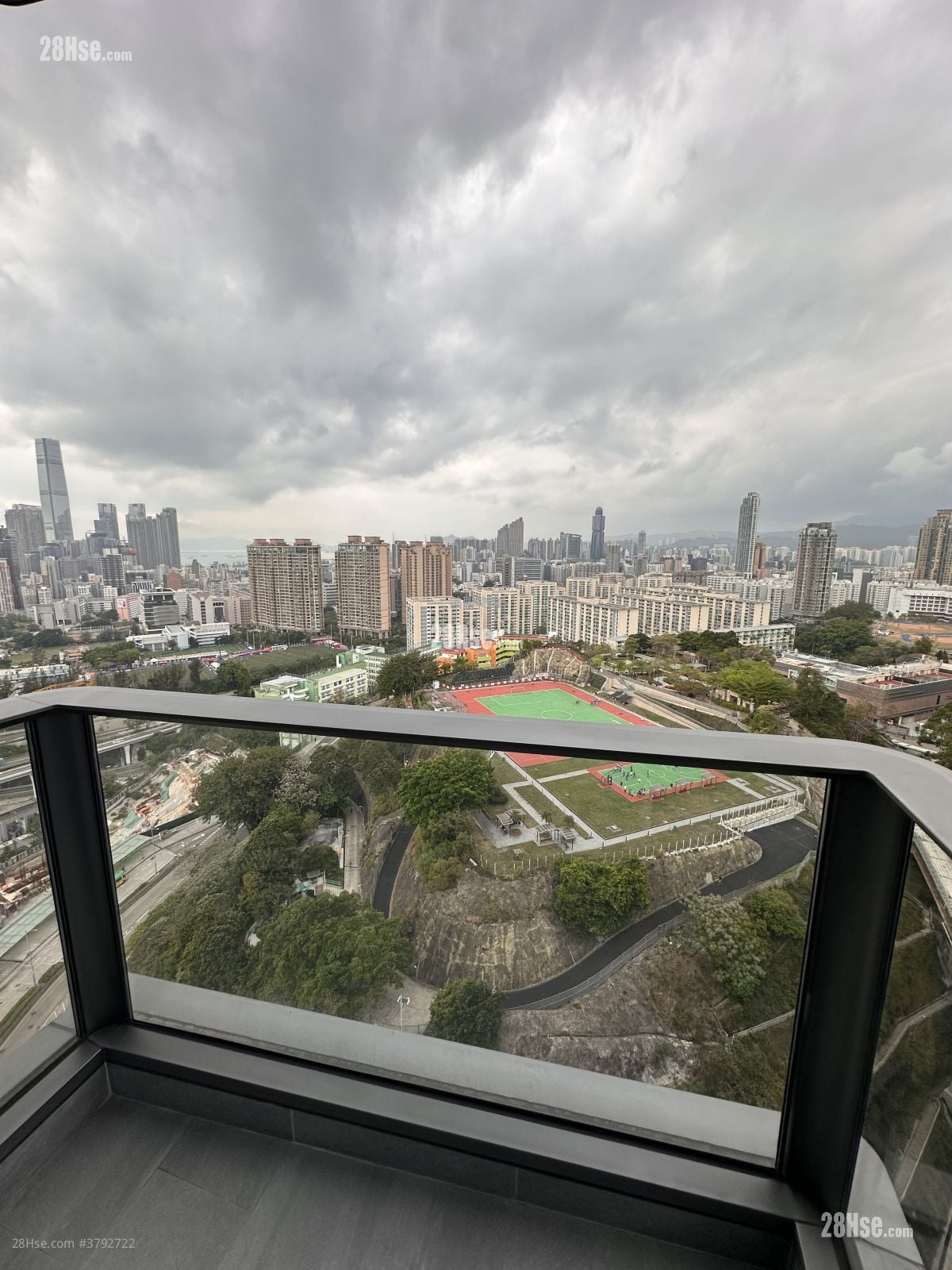 In One Rental 2 Bedrooms 425 ft²