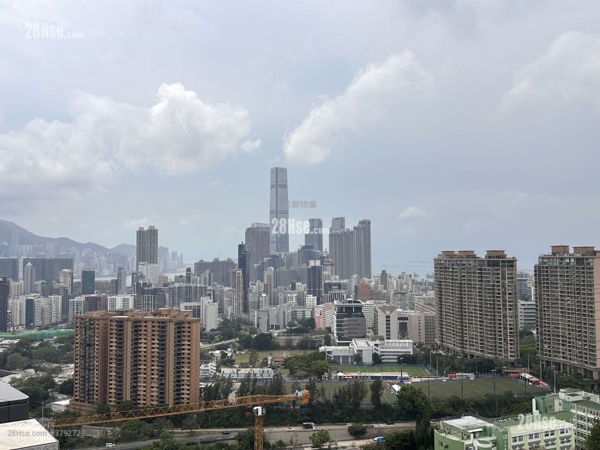 In One Rental 2 Bedrooms 425 ft²