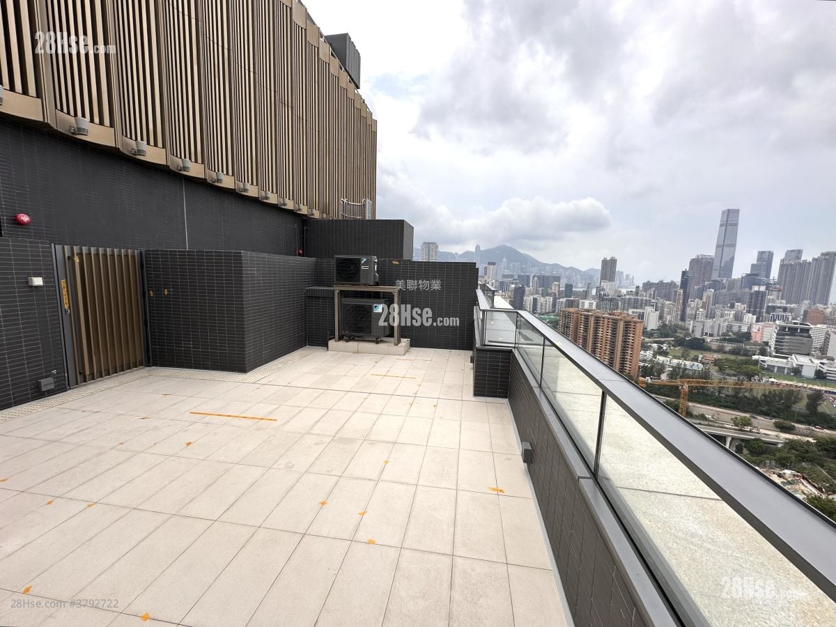 In One Rental 2 Bedrooms 425 ft²