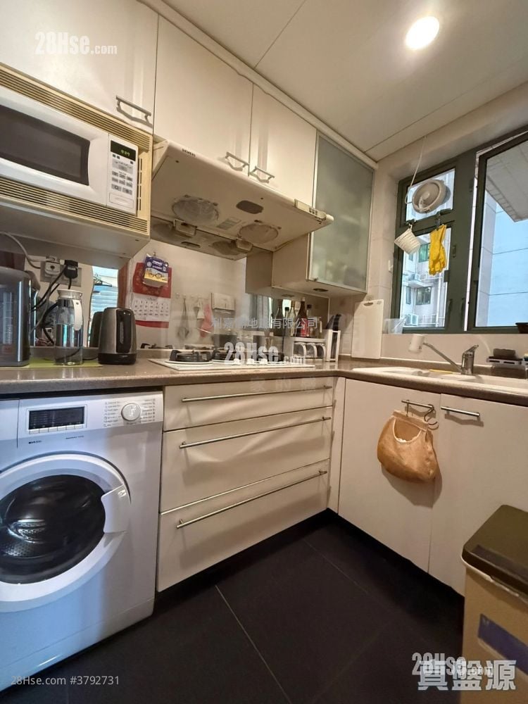 蔚蓝湾畔 售盘 3 房 , 2 浴室 653 平方尺