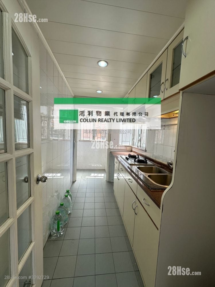 单幢楼房 租盘 3 房 , 2 浴室 535 平方尺