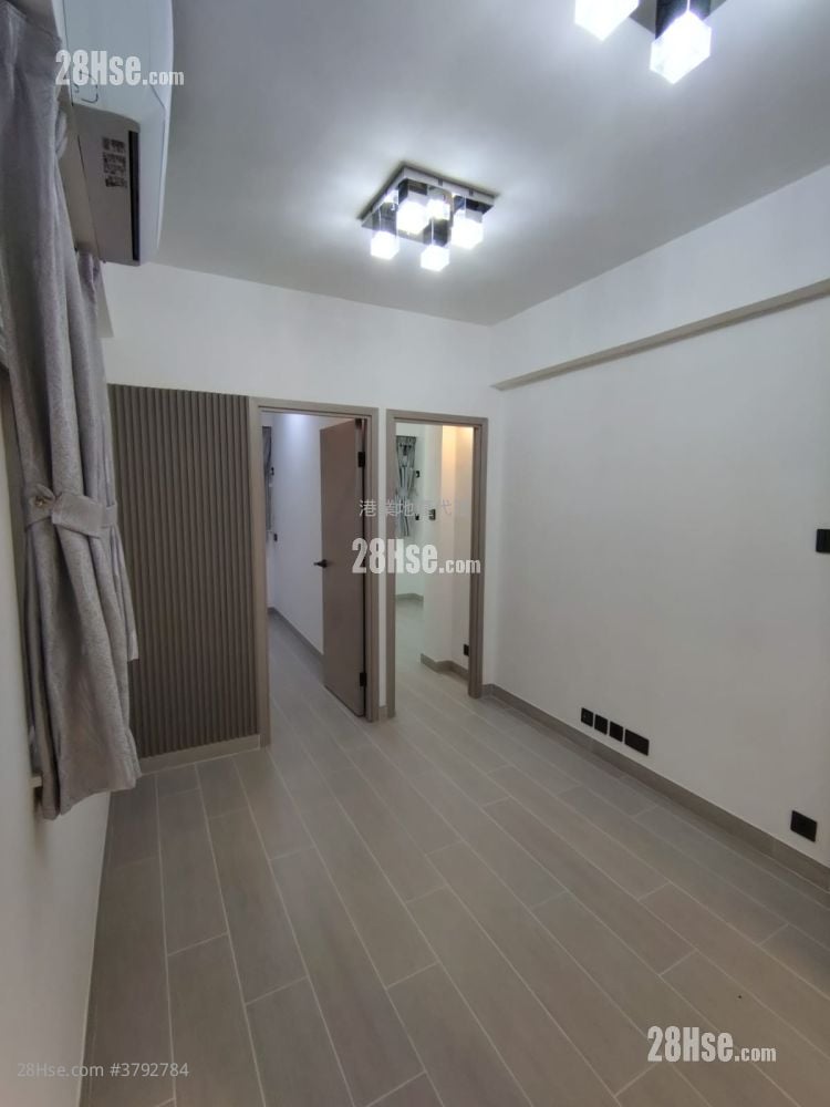 High Street Rental 2 Bedrooms , 1 Bathroom 390 ft²