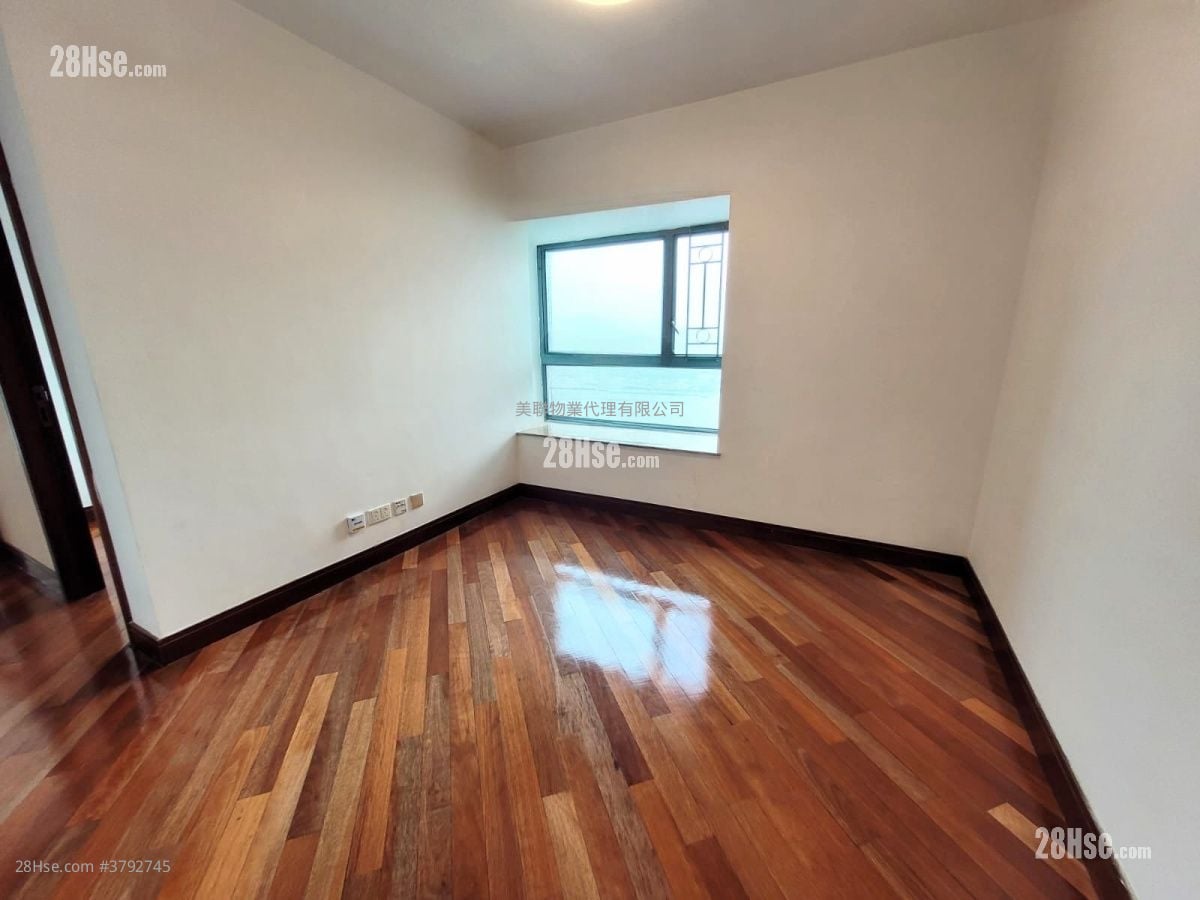 Aquamarine Sell 2 Bedrooms 502 ft²