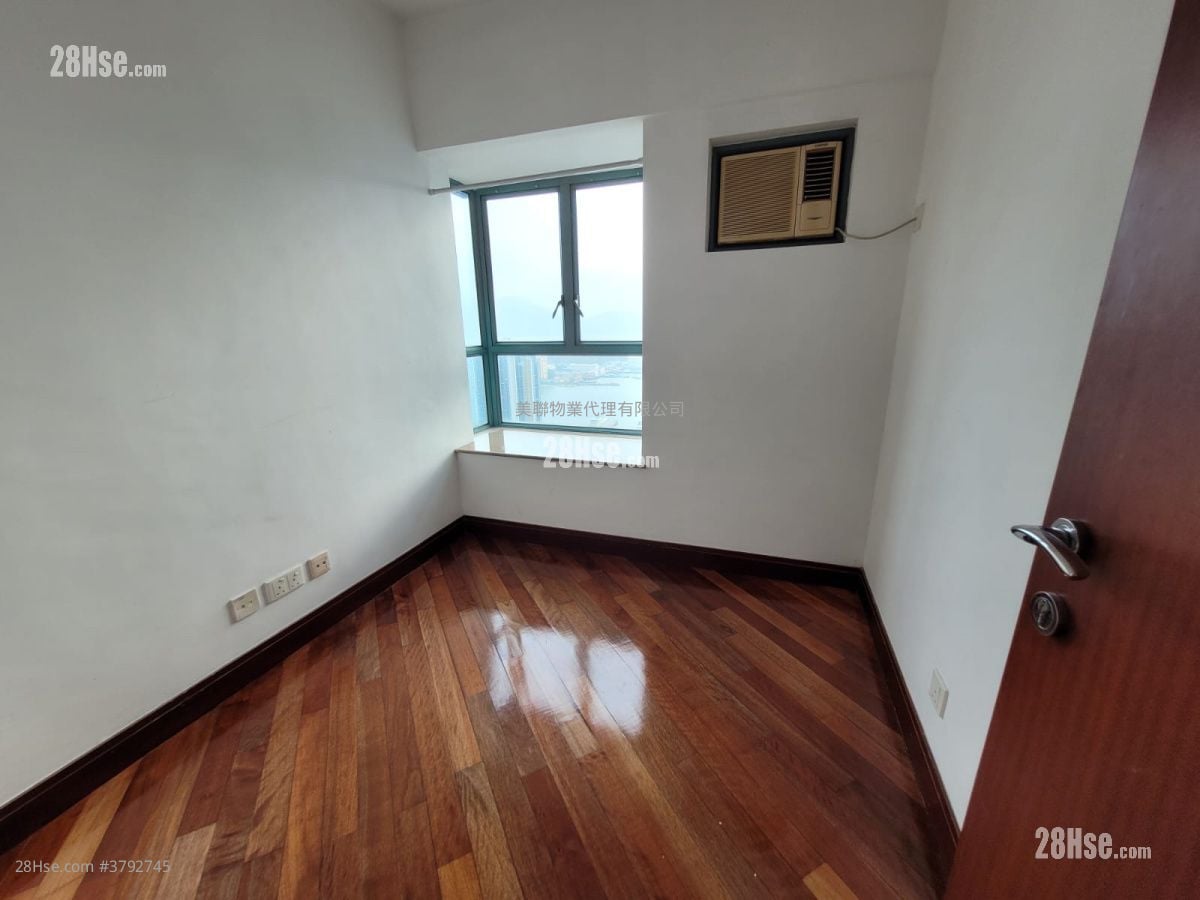 Aquamarine Sell 2 Bedrooms 502 ft²