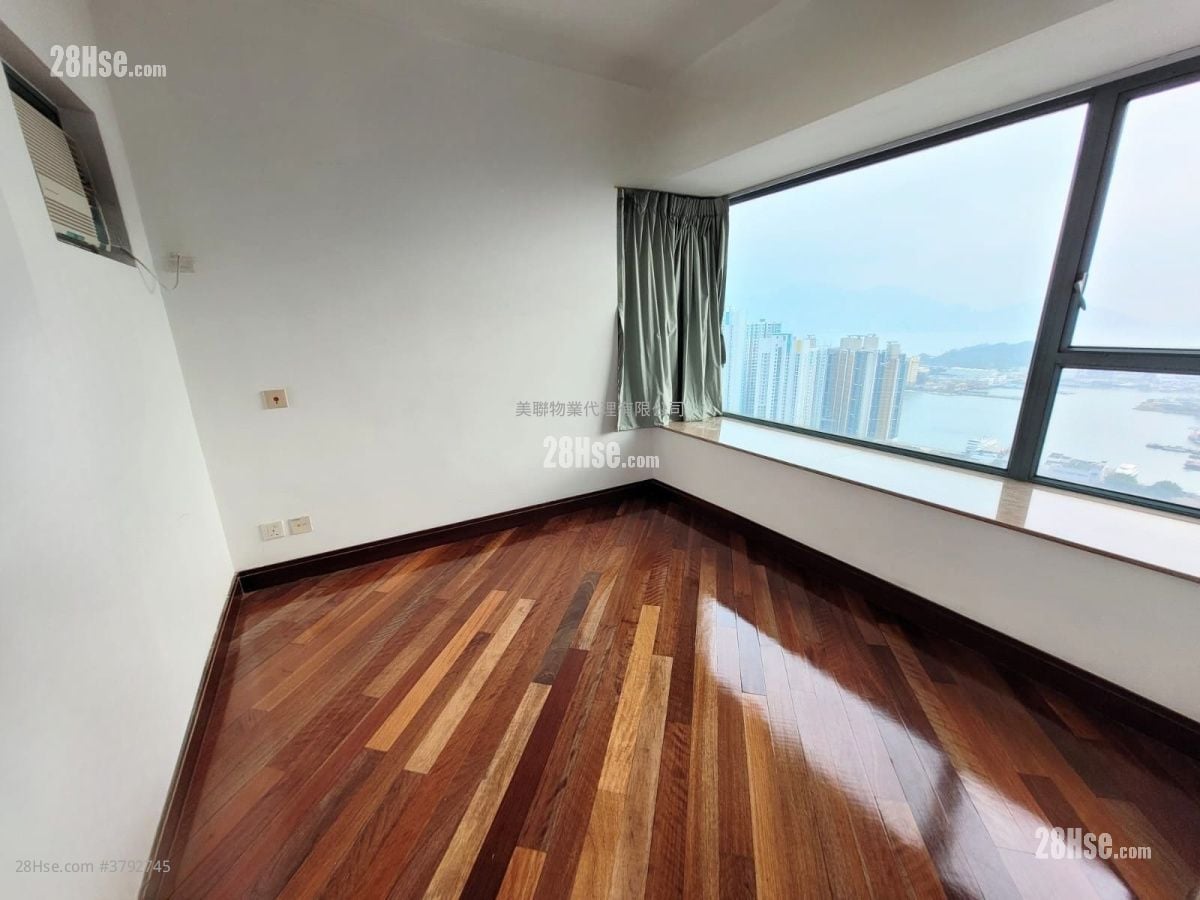 Aquamarine Sell 2 Bedrooms 502 ft²