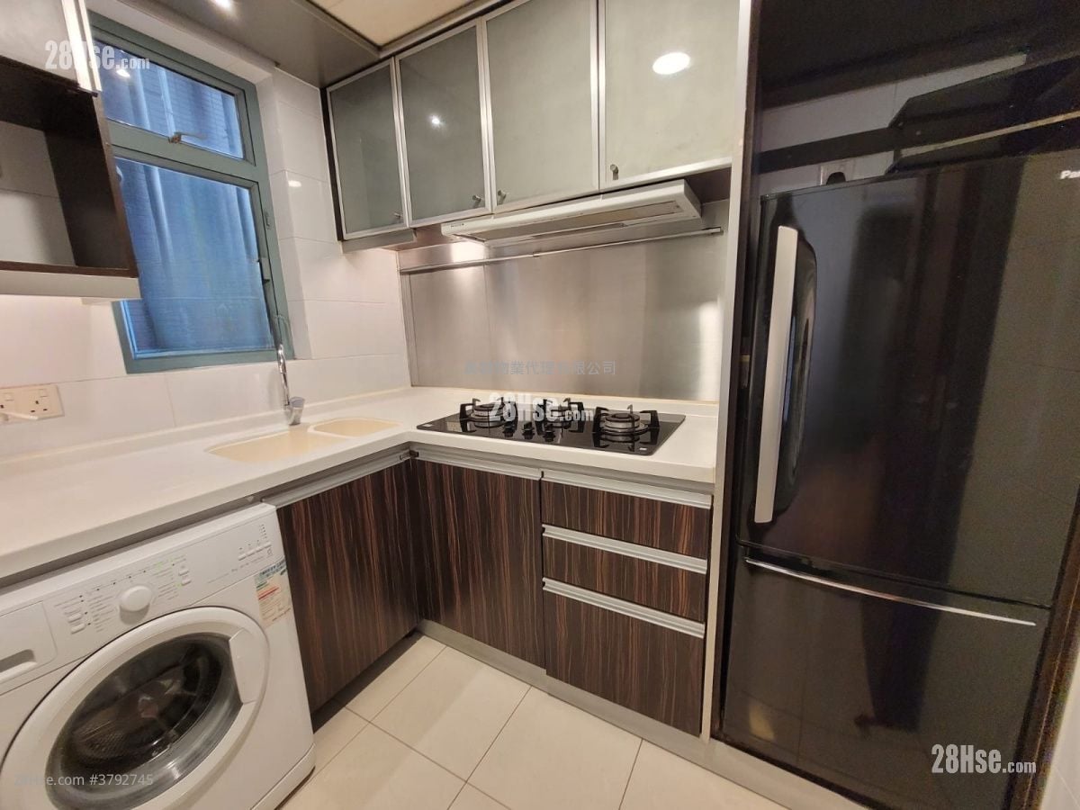 Aquamarine Sell 2 Bedrooms 502 ft²