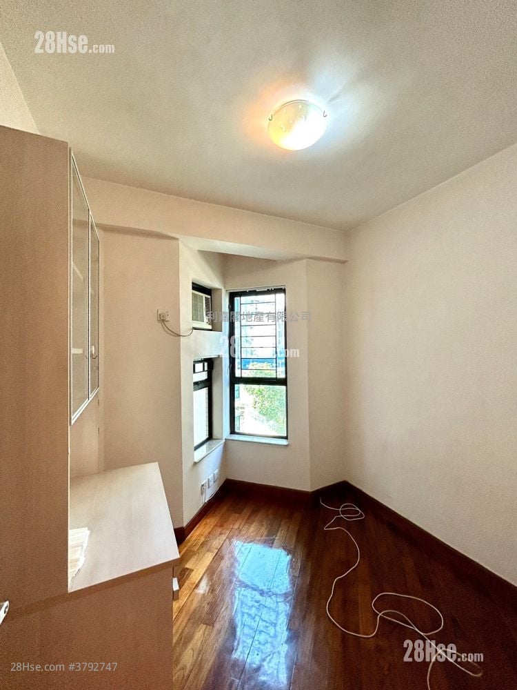 海欣花园 售盘 2 房 , 1 浴室 511 平方尺