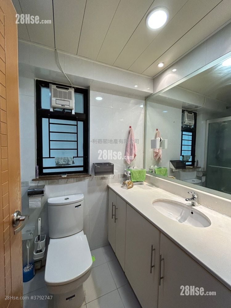 海欣花园 售盘 2 房 , 1 浴室 511 平方尺