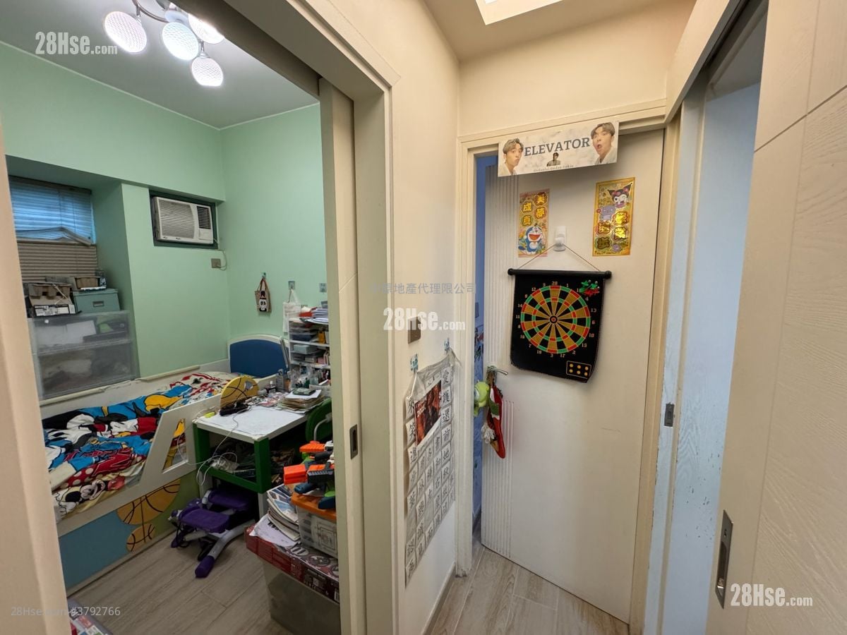 master room: New Haven Sell 2 Bedrooms , 1 Bathroom 551 ft²