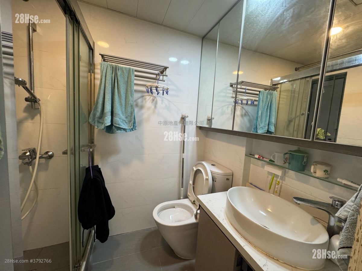 bathroom: New Haven Sell 2 Bedrooms , 1 Bathroom 551 ft²