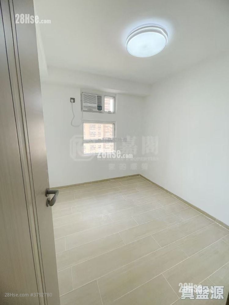 Siu Hong Court Sell 2 Bedrooms 476 ft²