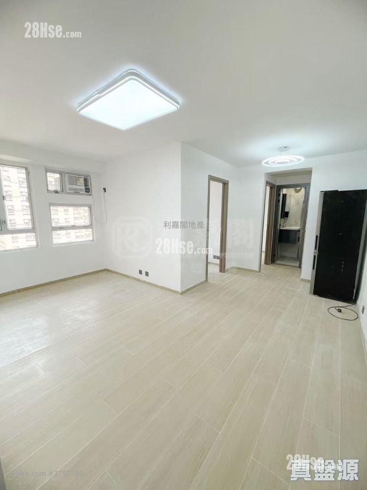 Siu Hong Court Sell 2 Bedrooms 476 ft²