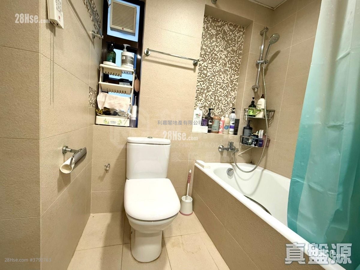 Euston Court Sell 3 Bedrooms 790 ft²