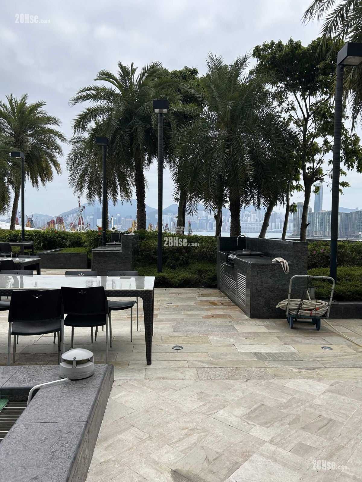 Grand Waterfront Sell 3 Bedrooms , 2 Bathrooms 616 ft²