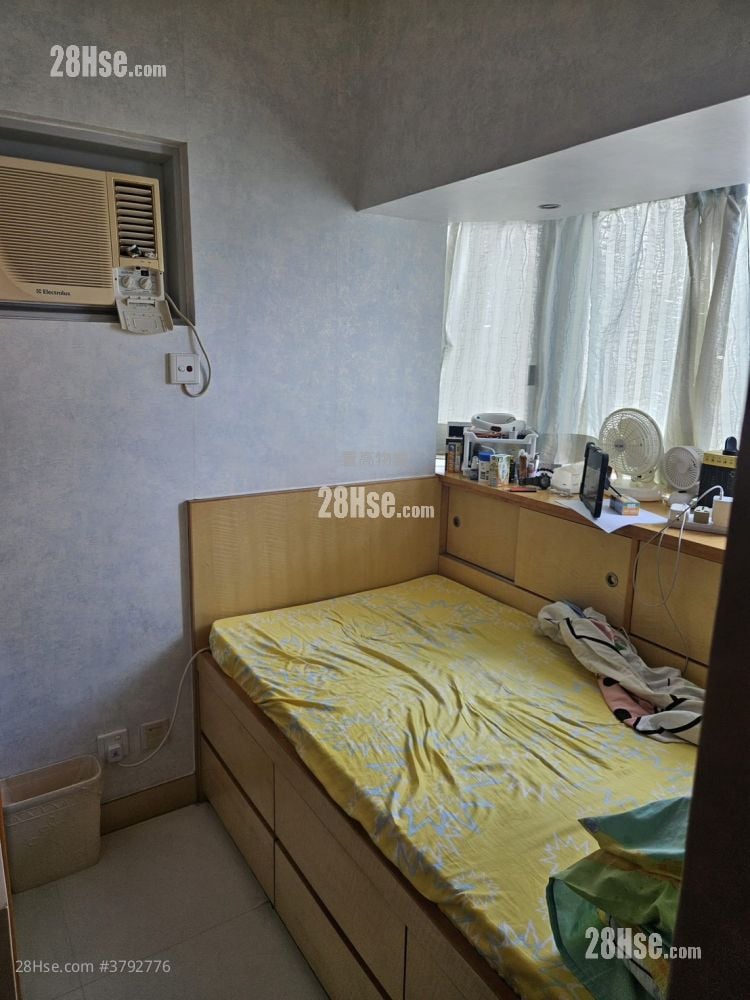 Grand Waterfront Sell 3 Bedrooms , 2 Bathrooms 616 ft²