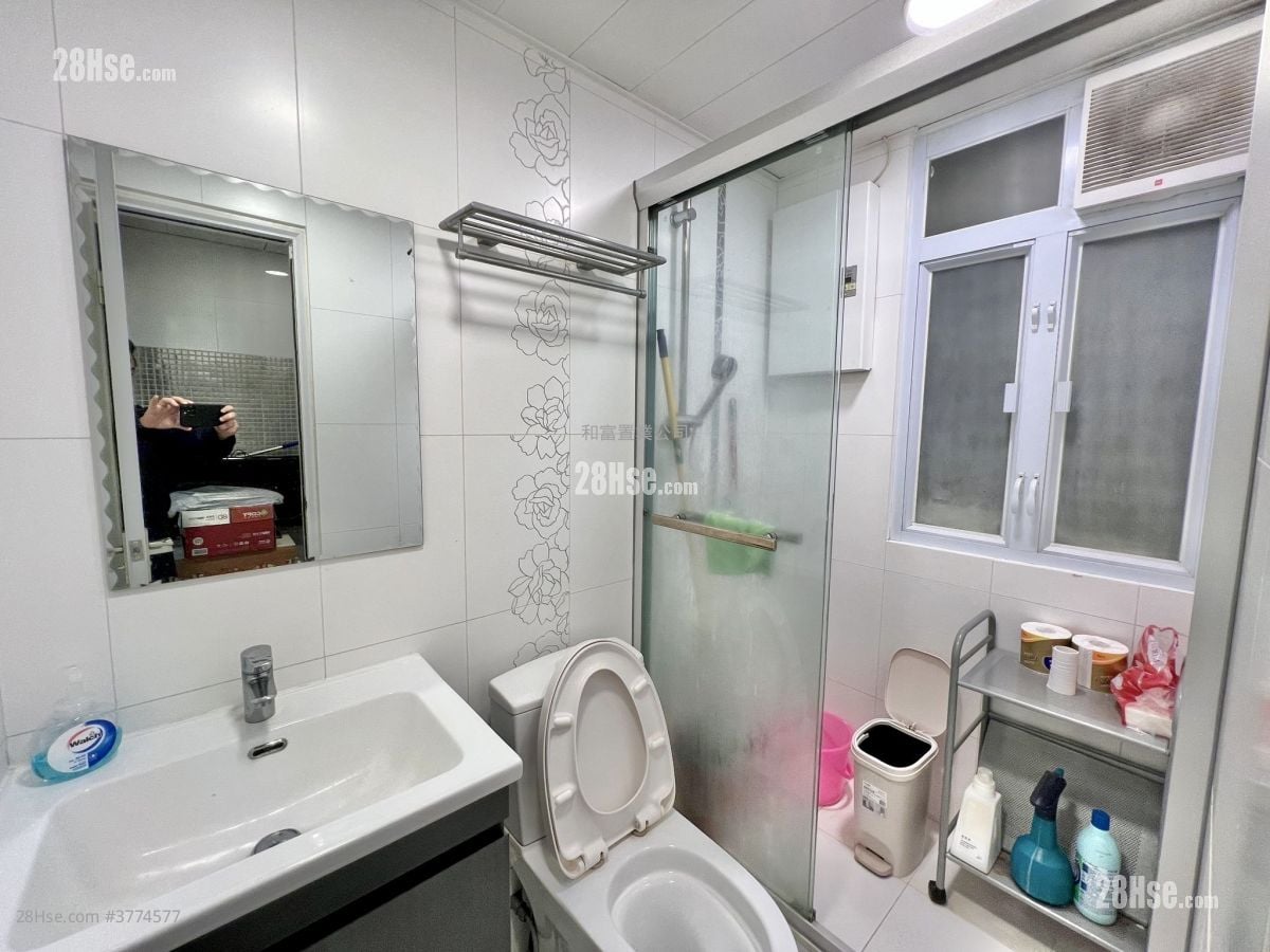 Seaview Building Sell 1 Bedroom , 1 Bathroom 278 ft²