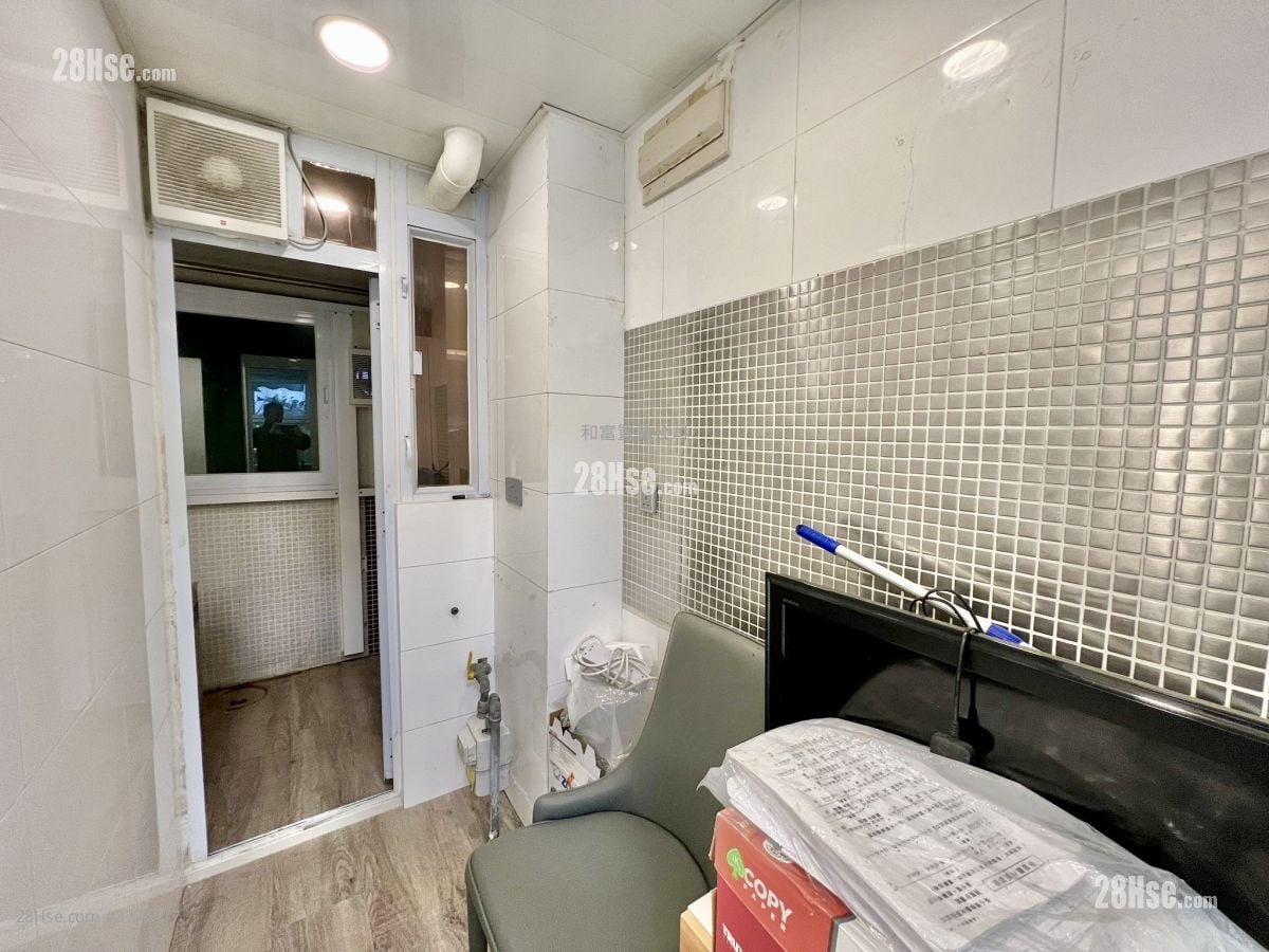 Seaview Building Sell 1 Bedroom , 1 Bathroom 278 ft²