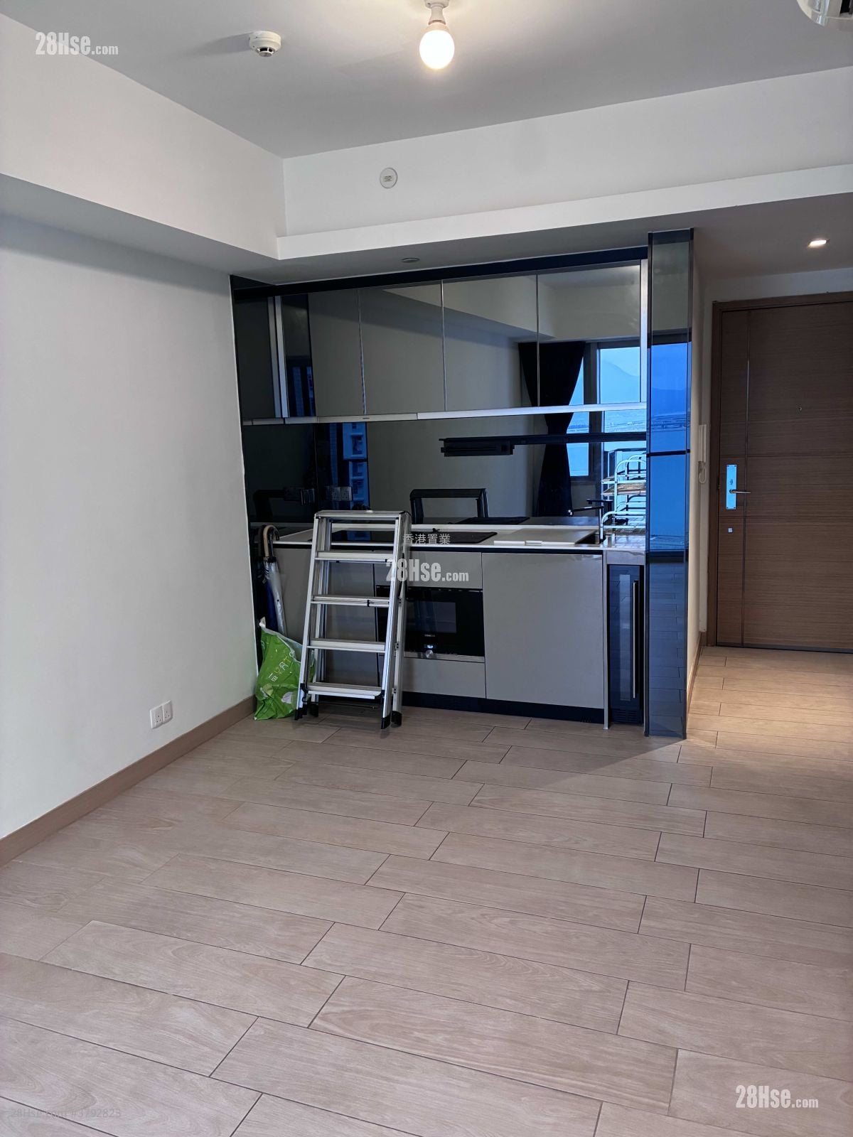 Century Link Sell 2 Bathrooms 599 ft²