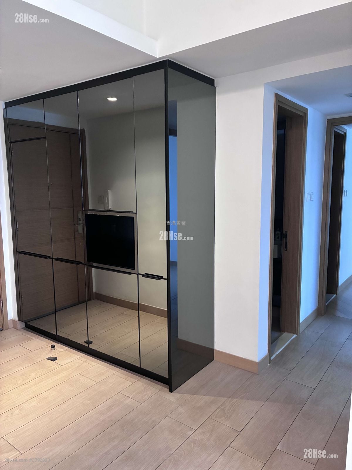 Century Link Sell 2 Bathrooms 599 ft²