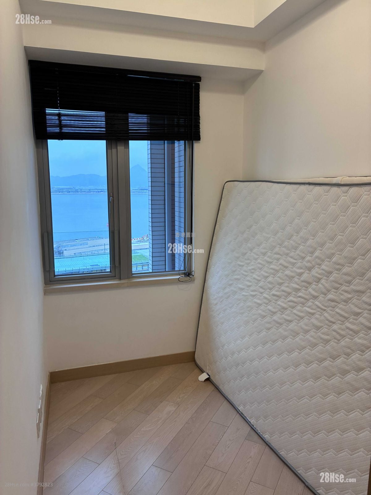 Century Link Sell 2 Bathrooms 599 ft²