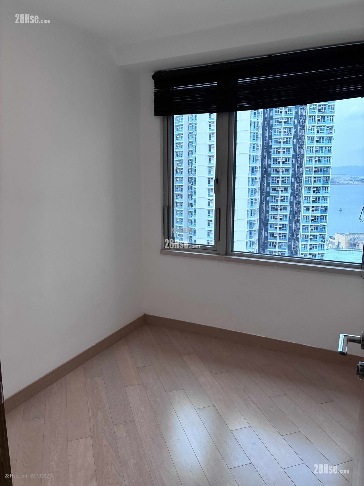 Century Link Sell 2 Bathrooms 599 ft²