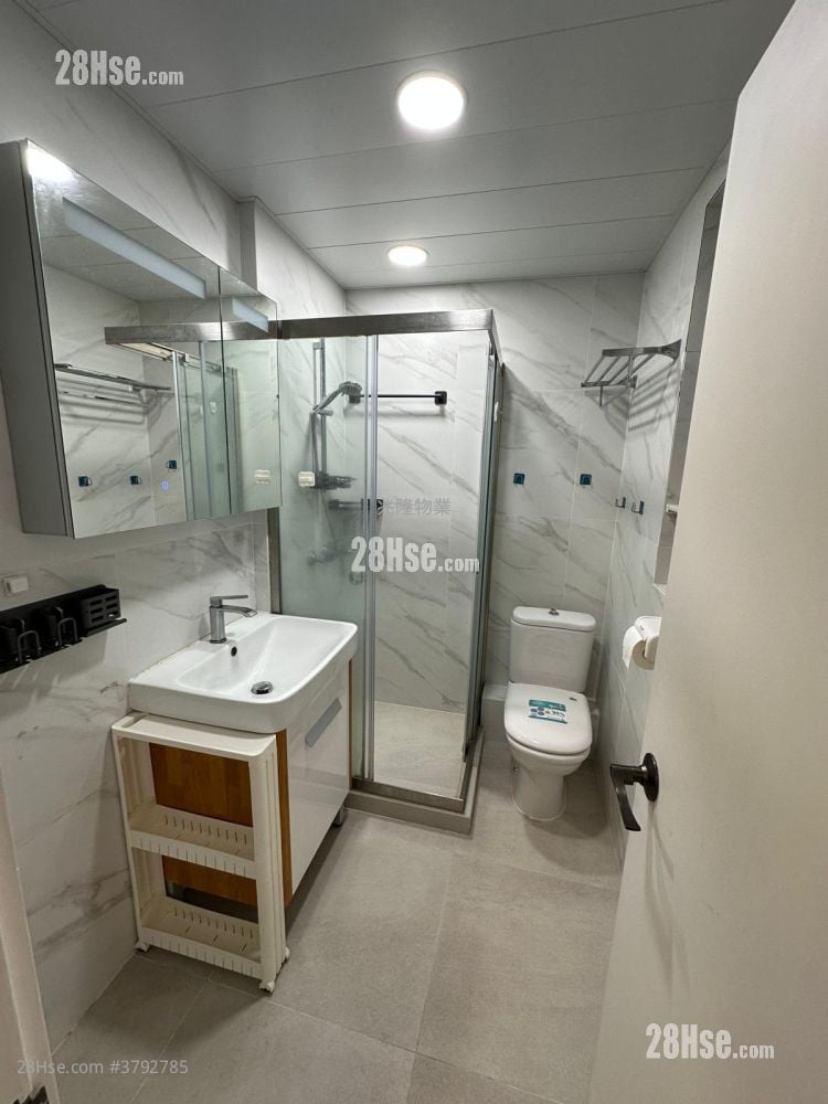 健威花园 租盘 2 房 , 1 浴室 446 平方尺