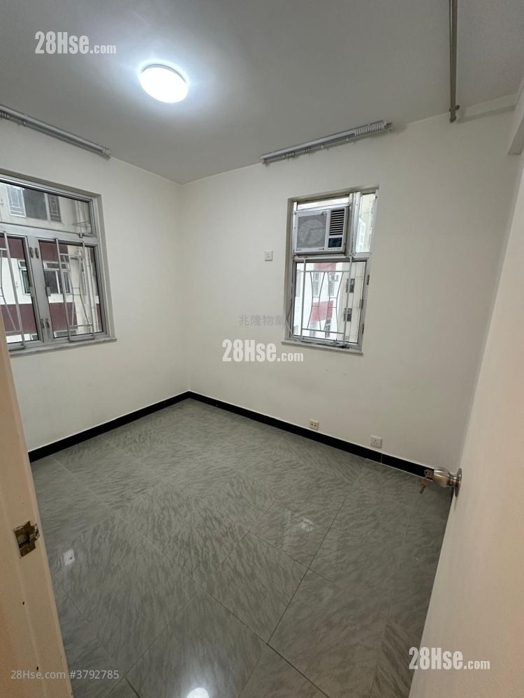 健威花园 租盘 2 房 , 1 浴室 446 平方尺