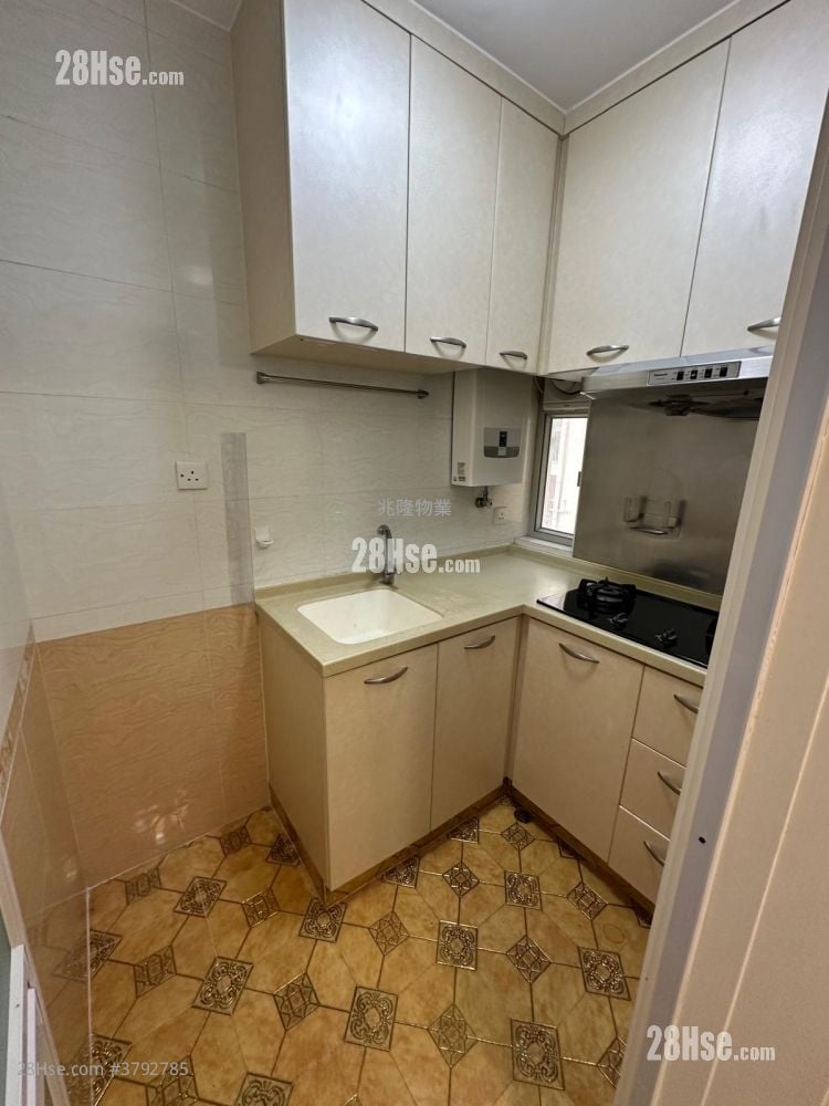 健威花园 租盘 2 房 , 1 浴室 446 平方尺