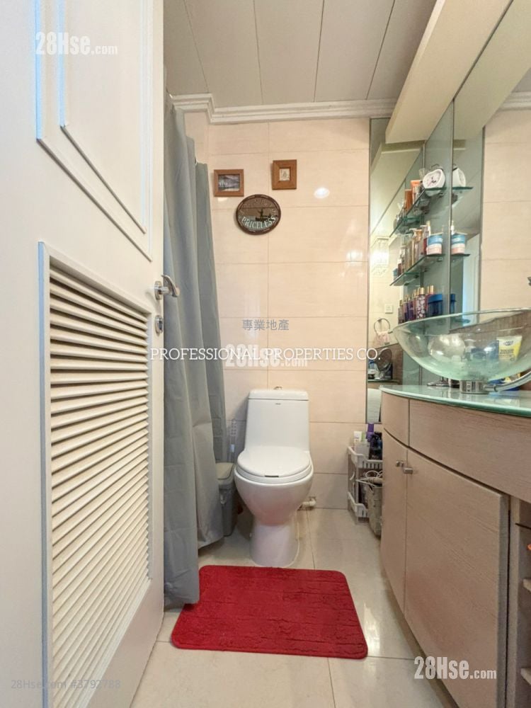 Central Park Towers Sell 2 Bedrooms , 1 Bathroom 493 ft²