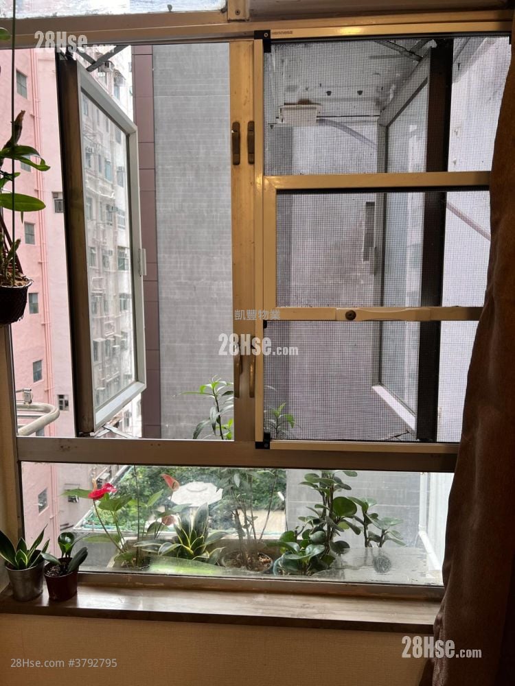Wai Sun Building Sell 1 Bedroom , 1 Bathroom 256 ft²