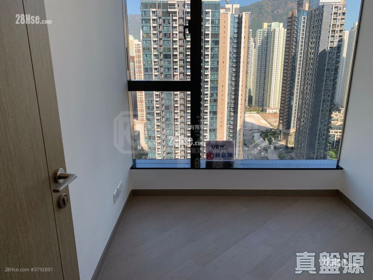 尚珒溋 售盘 2 房 585 平方尺